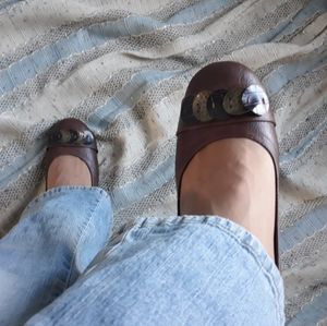 Brown Easy Street flats with ornamental toe design